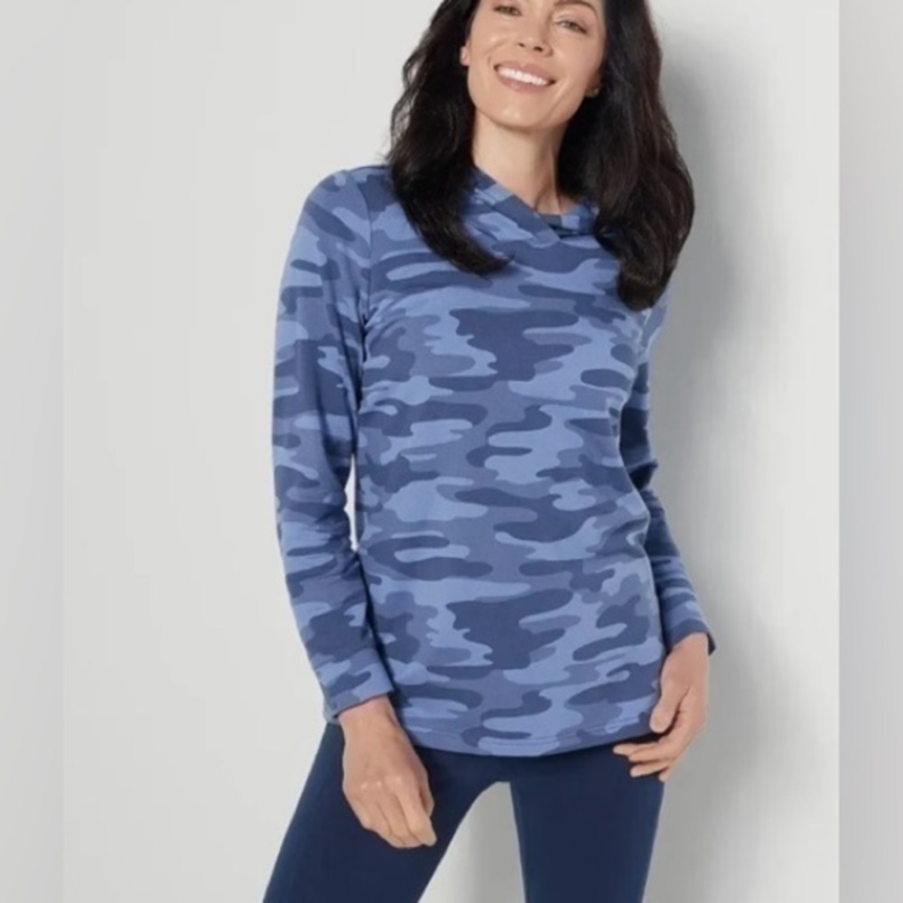 Denim & Co. Active Printed French Terry Crossover hooded camo blue shirt small